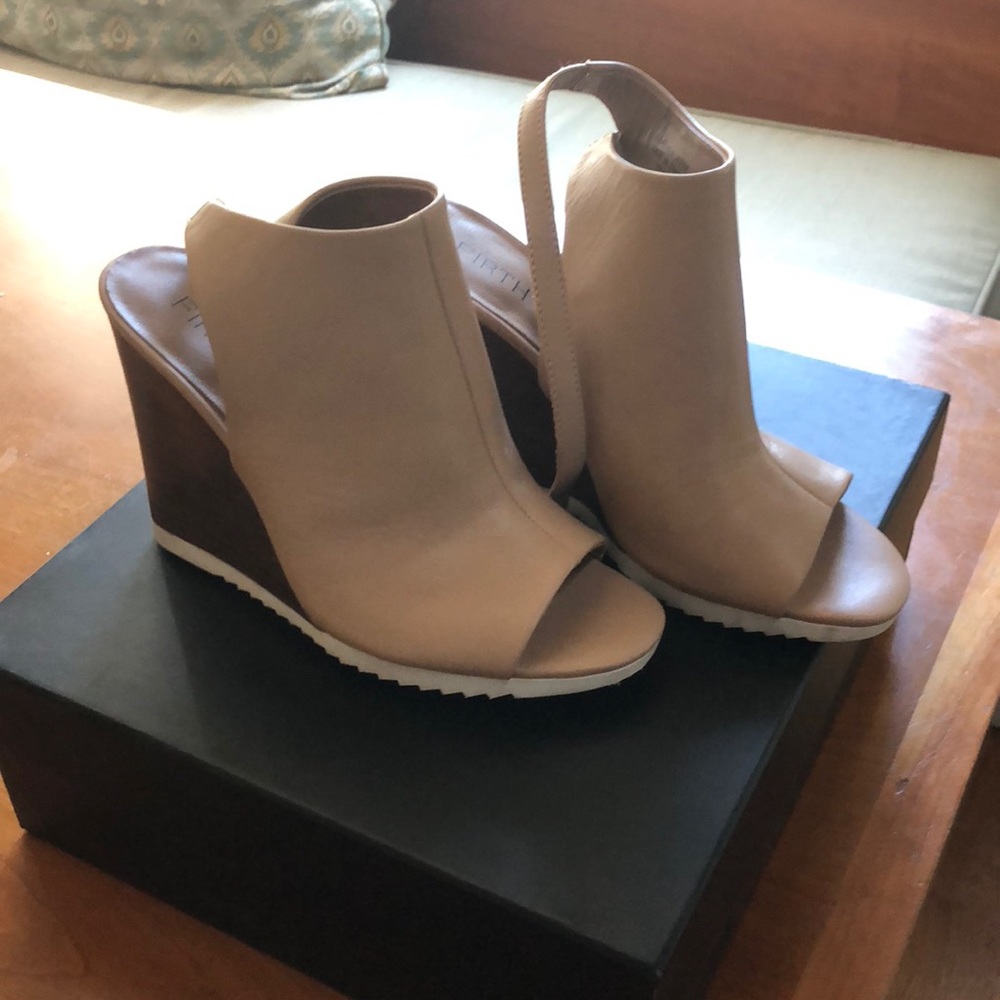 NBW with box, leather + wood wedge